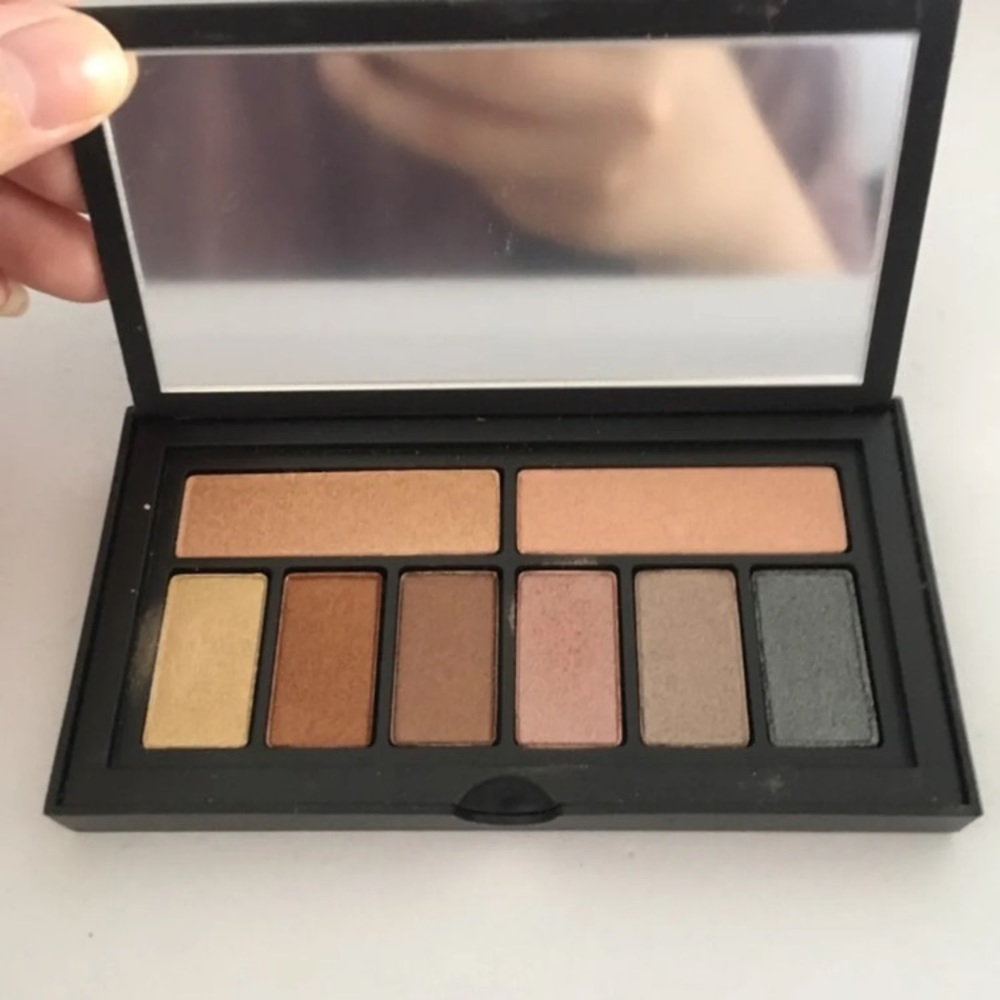 Smashbox Cover Shot in metallic eyeshadow